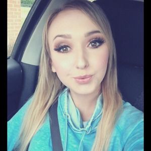 Meet your Posher, Chloe